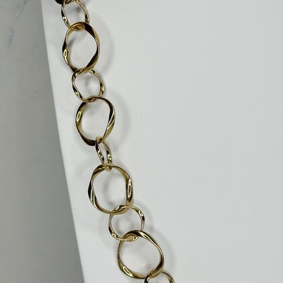 Twisted Chain Link Gold Tone Toggle Necklace - Picture 4 of 8